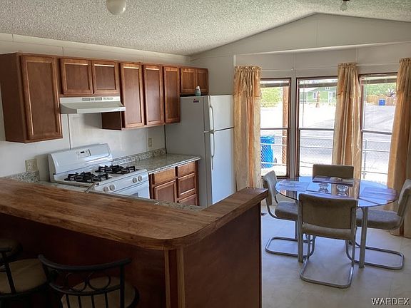 4th image of 612 Swan Drive