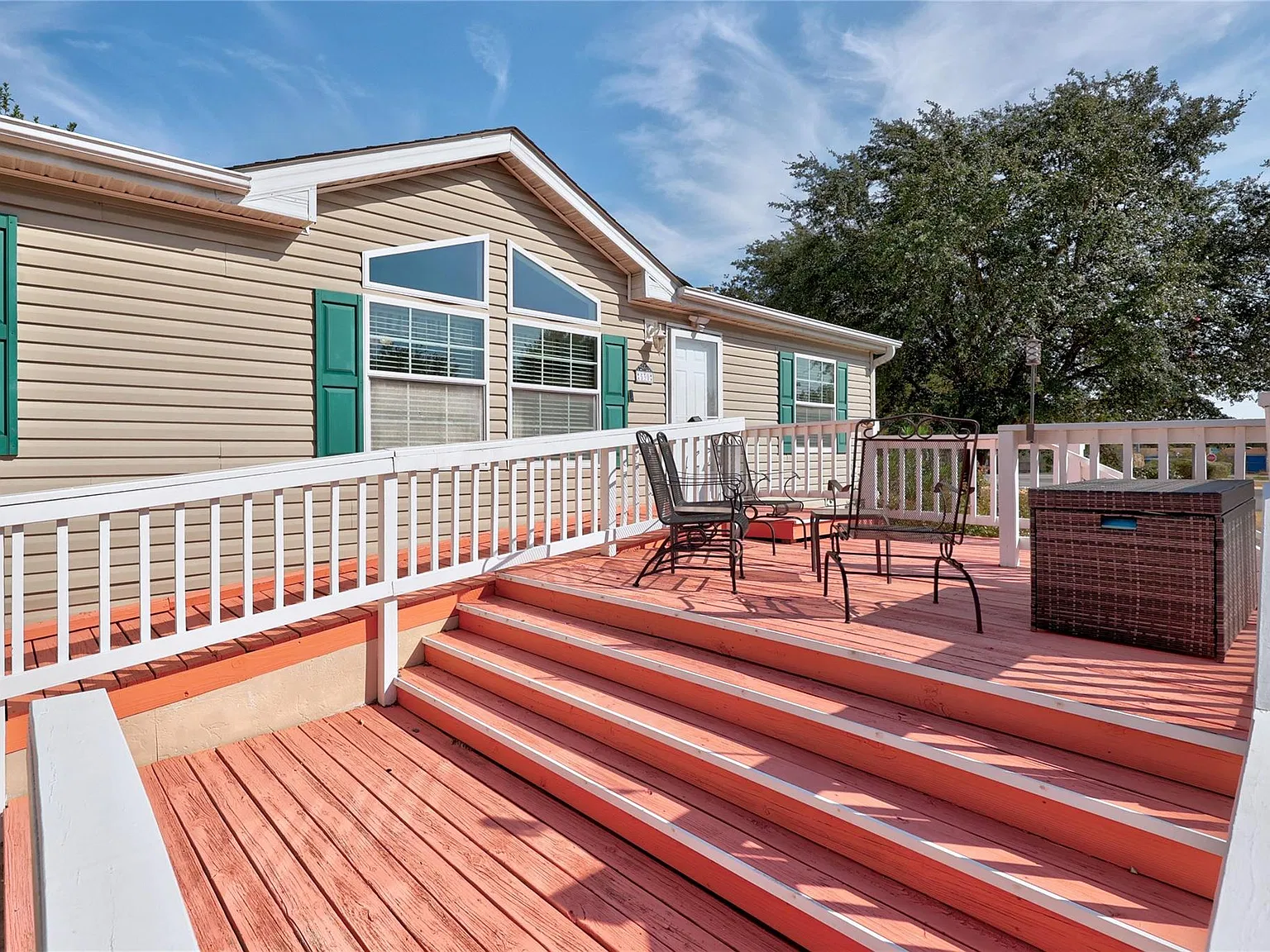 3 bed, 2.0 bath, 2176 sqft, $1,900 — Photo 4