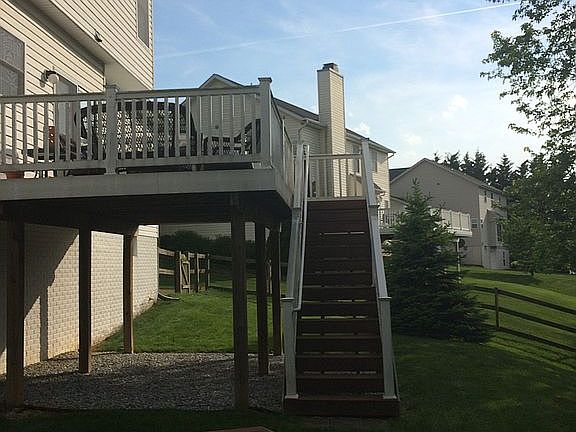 16'x20' deck with stairs