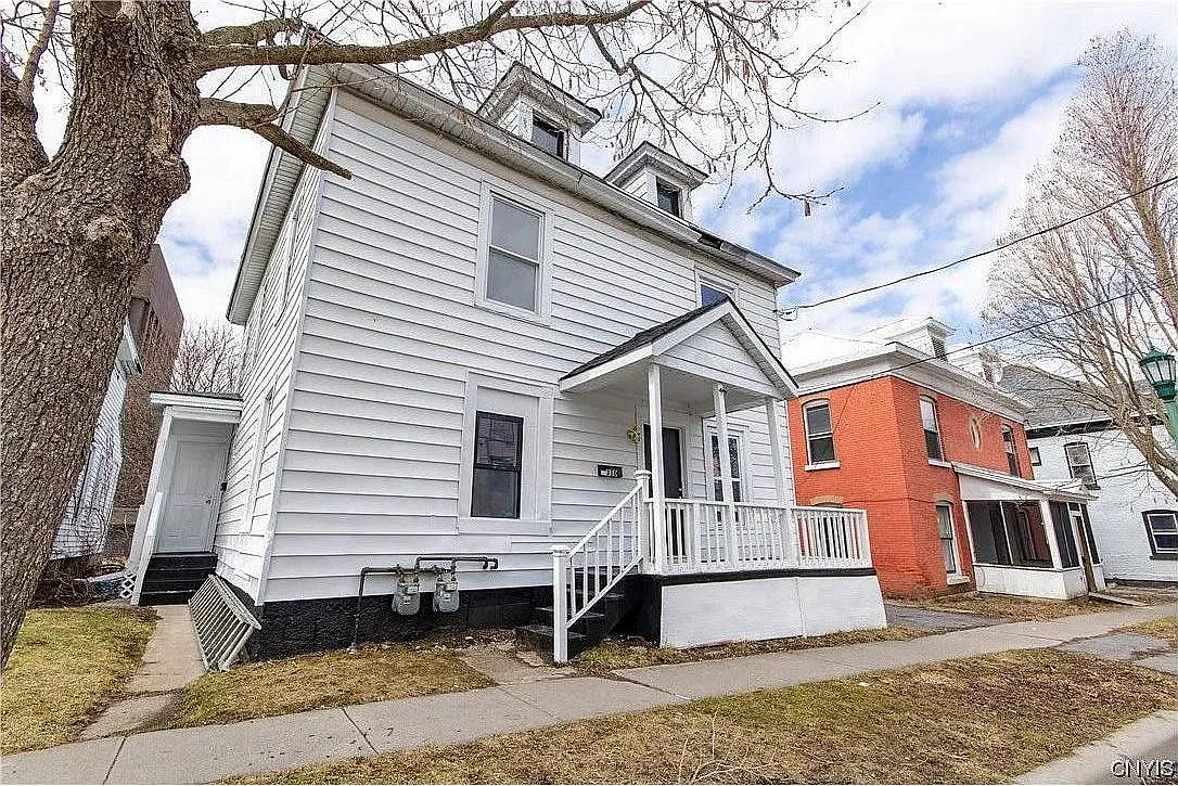 310 Gotham St — Photo 3