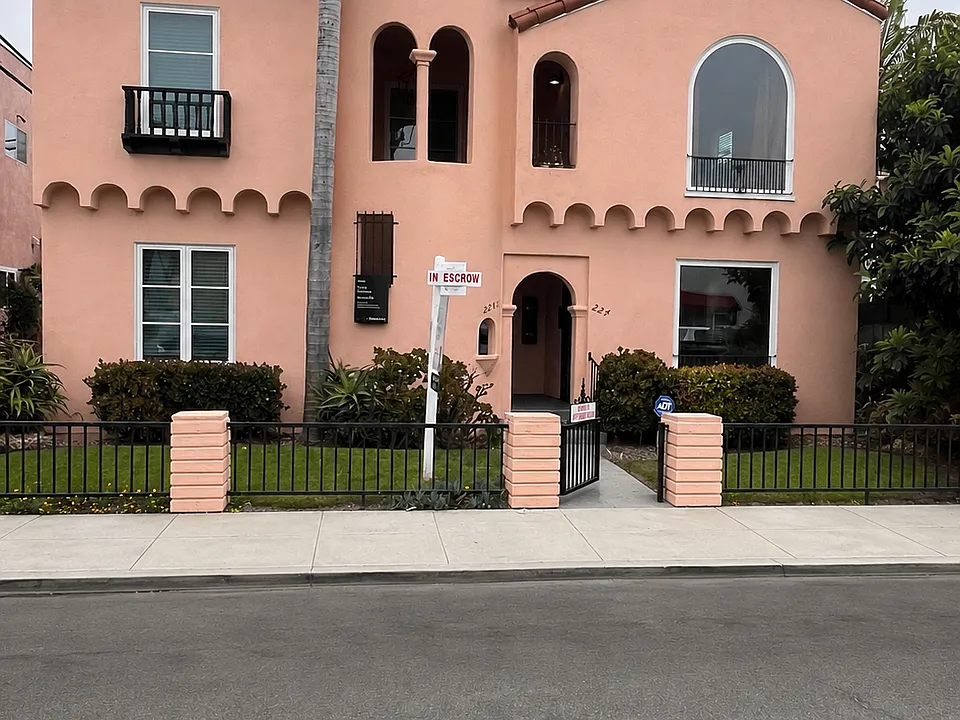 224 Covina Ave #1/2
