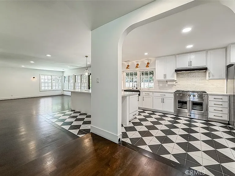 3301 Blue Ridge Ct — Photo 15