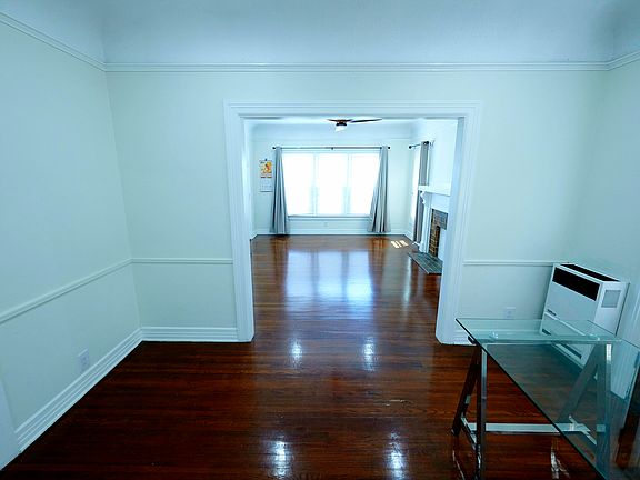 3rd image of 3901 W 8th St #B