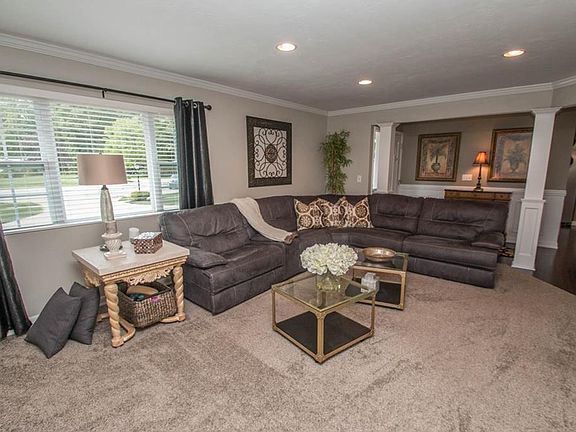 4th image of 463 Southam Cir