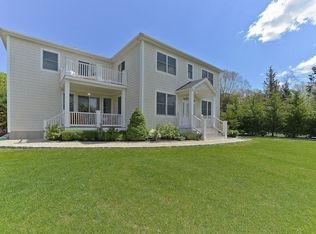 26 Grant Blvd, Hampton Bays, NY 11946