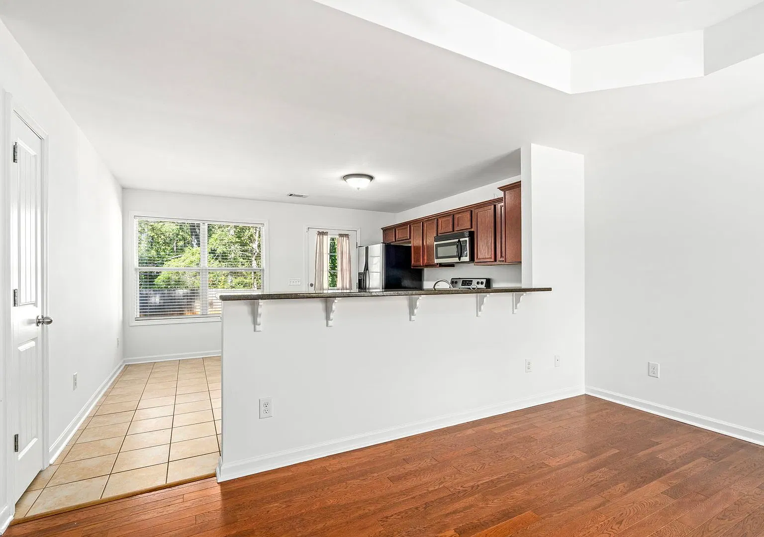 383 Embry Lane — Photo 4