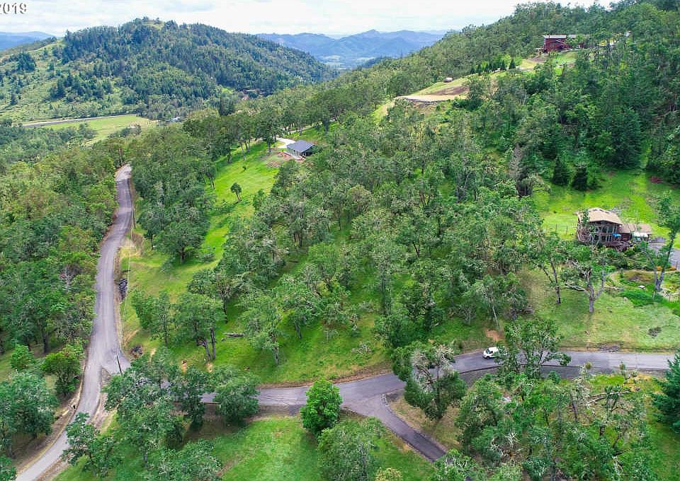 1st image of 770 Jewel Dr