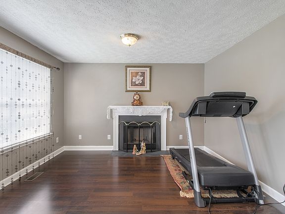 4th image of 7006 Timber Oak Dr