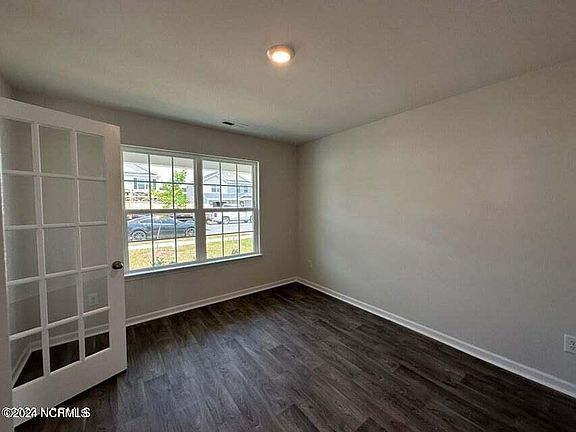 2nd image of 3221 Carr Dr