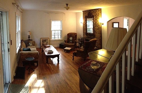 4th image of 3217 Easton Ave