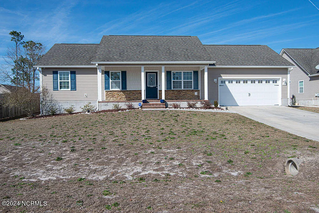 3 bed, 2.0 bath, 1220 sqft, $1,800 — Photo 1