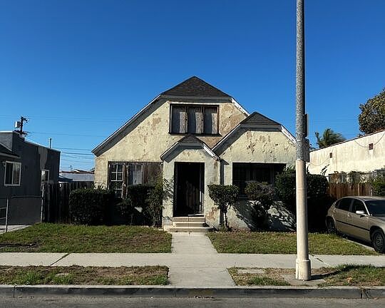 3rd image of 1707 W 65th Pl