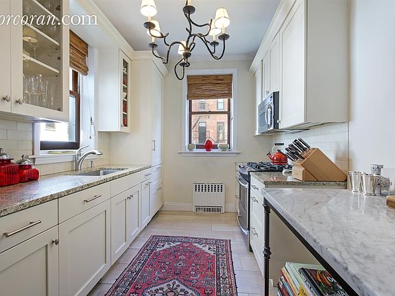3rd image of 7 E 81st St APT 3