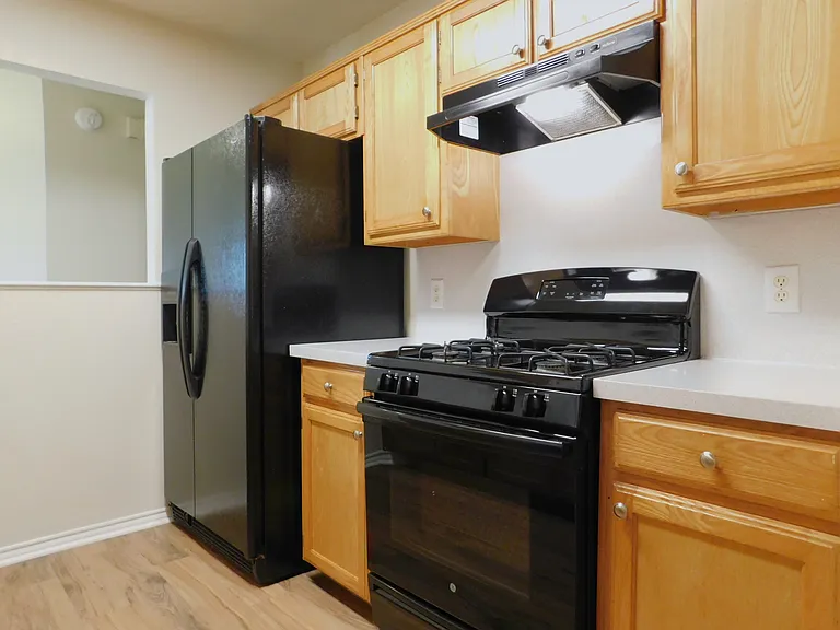 3109 N Bell Ave — Photo 12