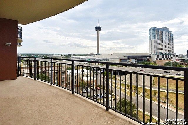 1st image of 215 North Ctr