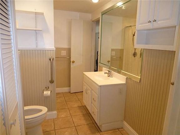 5th image of 208 Riverwood Dr