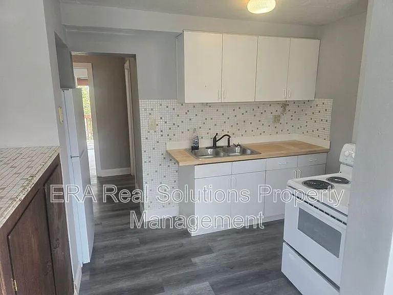 3816 Upper #Unit — Photo 6