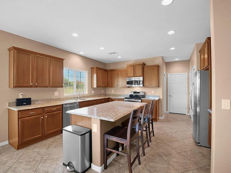 1st image of 3649 E Zachary Dr