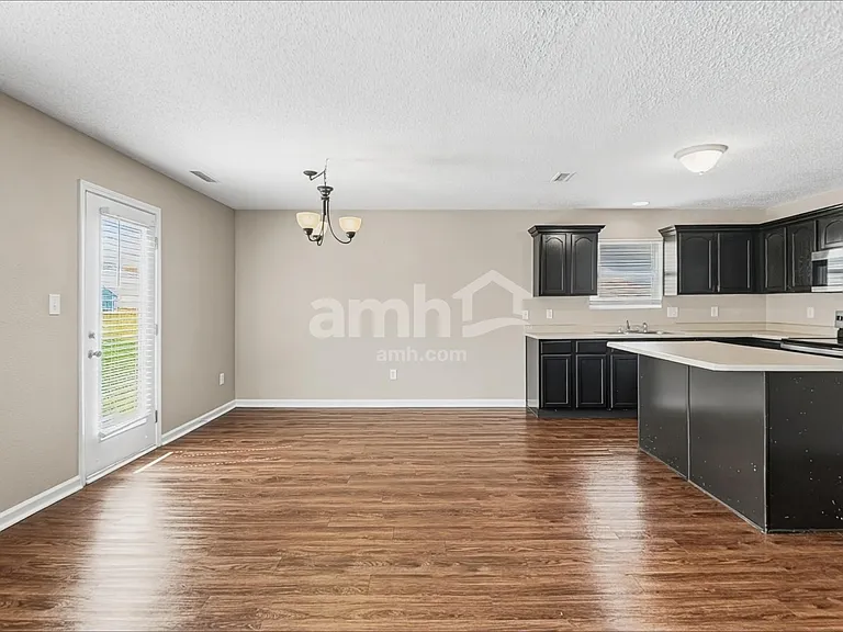 19486 Prairie Crossing Dr — Photo 5