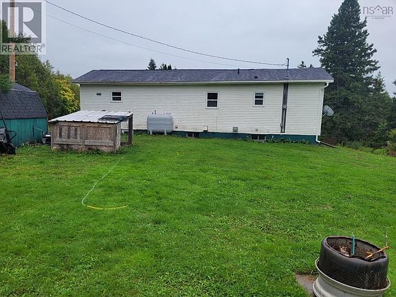 5th image of 863 Addington Forks Rd