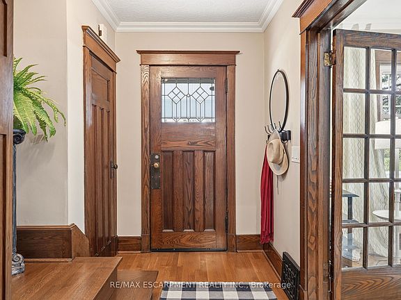 5th image of 2116 Caroline St