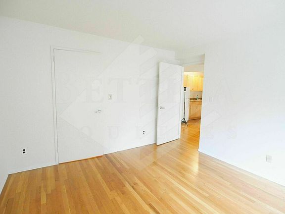 5th image of 70 E 12th St APT 4C