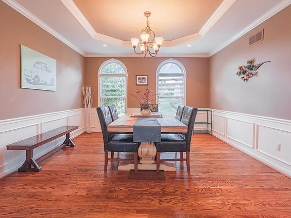 3rd image of 7631 Tylers Hill Ct