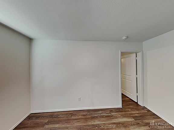 4th image of 1207 Ildflower St