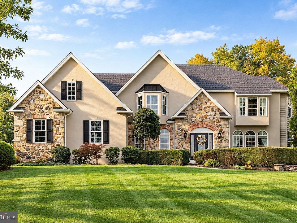 1st image of 1100 Briar Way
