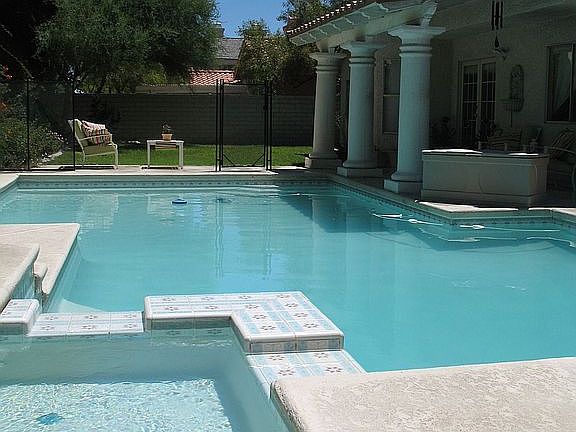 Sparkling heated pool and hot tub!