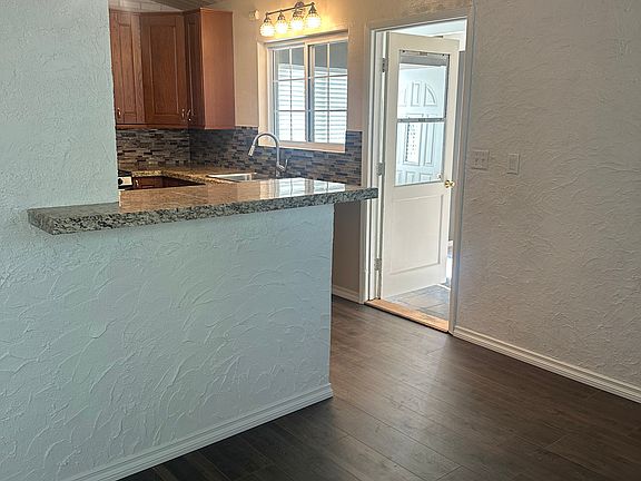 5th image of 8016 Royalito Ln