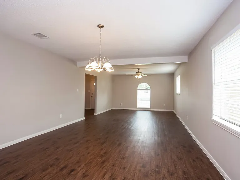 1817 Wren Dr — Photo 6