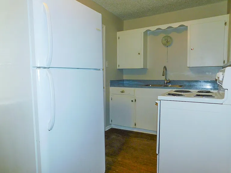 401 Betchan St #4A — Photo 6