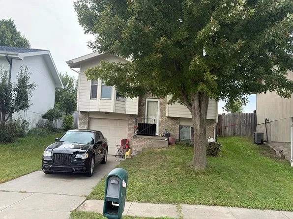 1911 W Apricot Ln, Lincoln, NE 68522