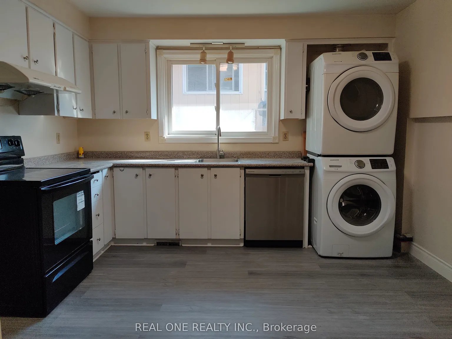 3 bed, $3,190 — Photo 2