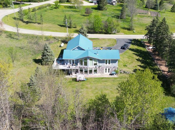 21494 Coaley Bay Dr, Detroit Lakes, MN 56501