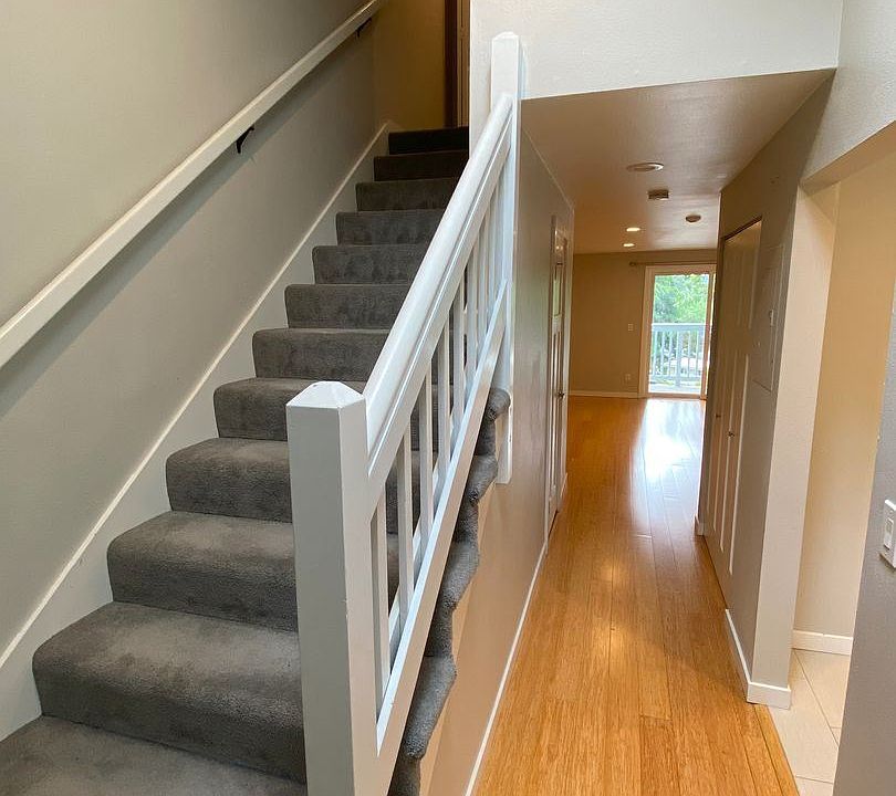 1st image of 17121 NE 80th St #8632146