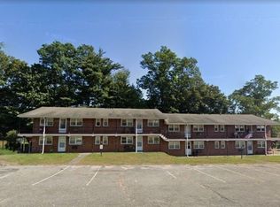 438 Springfield St, Agawam, MA 01001
