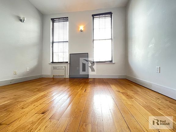 5th image of 231 Jefferson Ave #2R