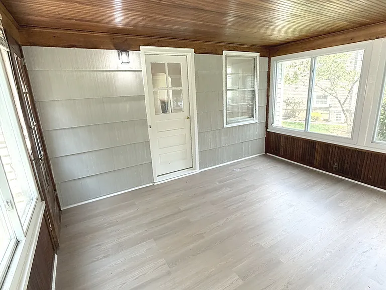 22 Springbrook Rd — Photo 10