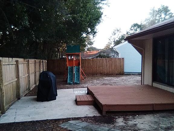 5th image of 212 Bartonwood Ct