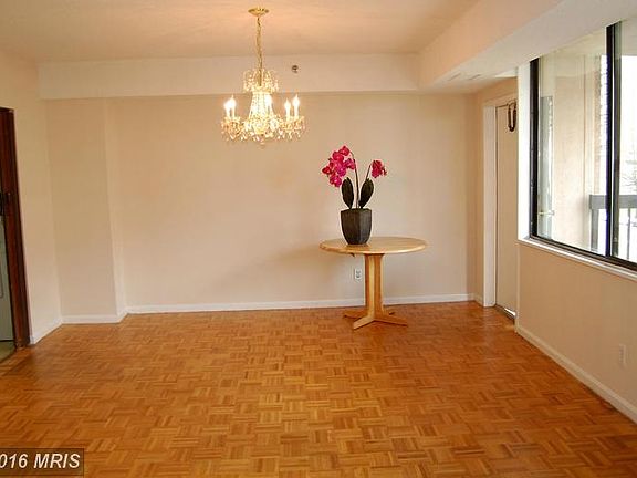 4th image of 3713 S George Mason Dr APT 409W