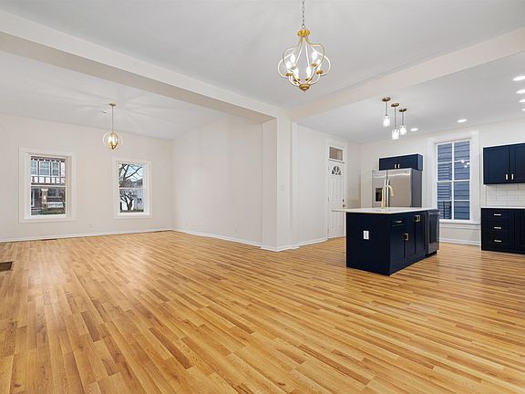 5th image of 209 N Chauncey St