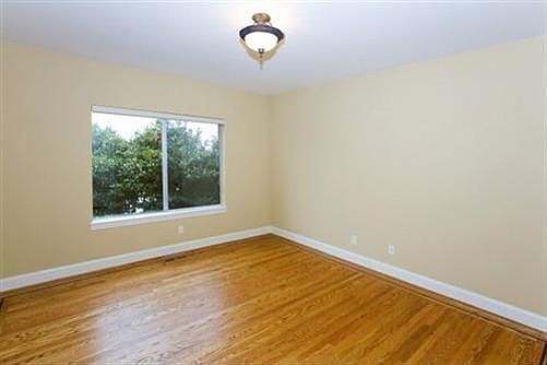 5th image of 735 Head St