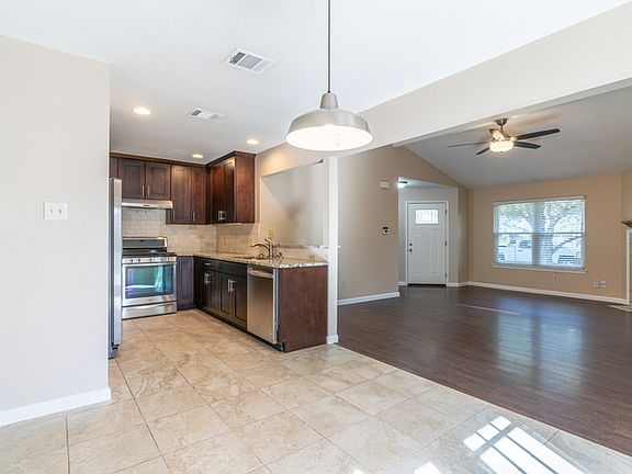 5th image of 2701 Holly Springs Ct