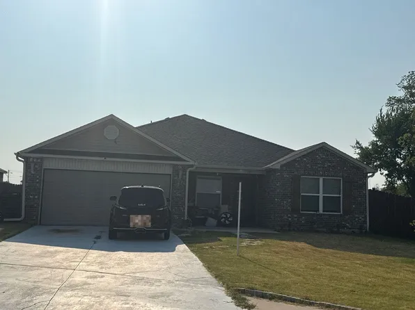 201 Klare Ct, Newcastle, OK 73065