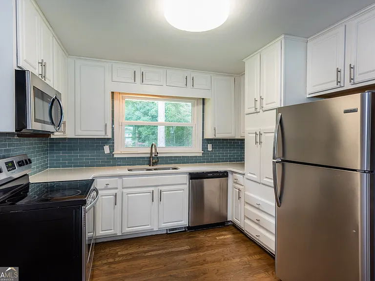 2752 Arrowood Dr #UPSTAIRS — Photo 9