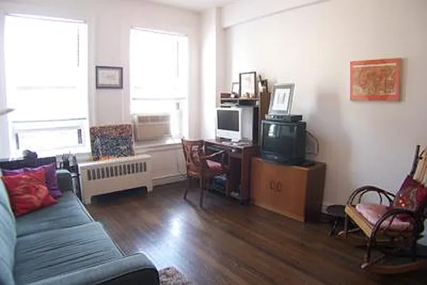 Sold by Ann Ferguson, LLC | media 21