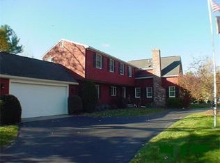 57 Fruit St, Hopkinton, MA 01748