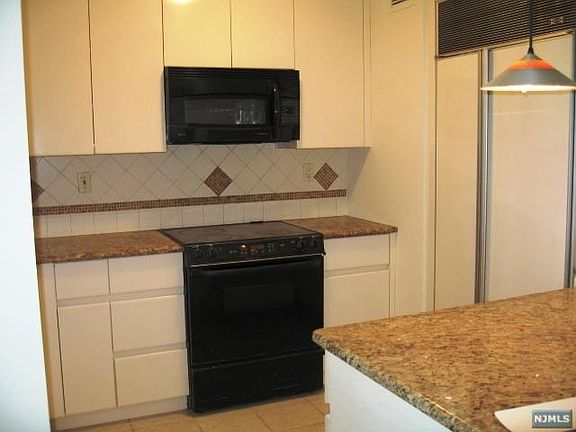 5th image of 1590 Anderson Ave APT 14C
